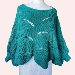 Anthropologie Elodie cropped oversize scalloped hem sweater